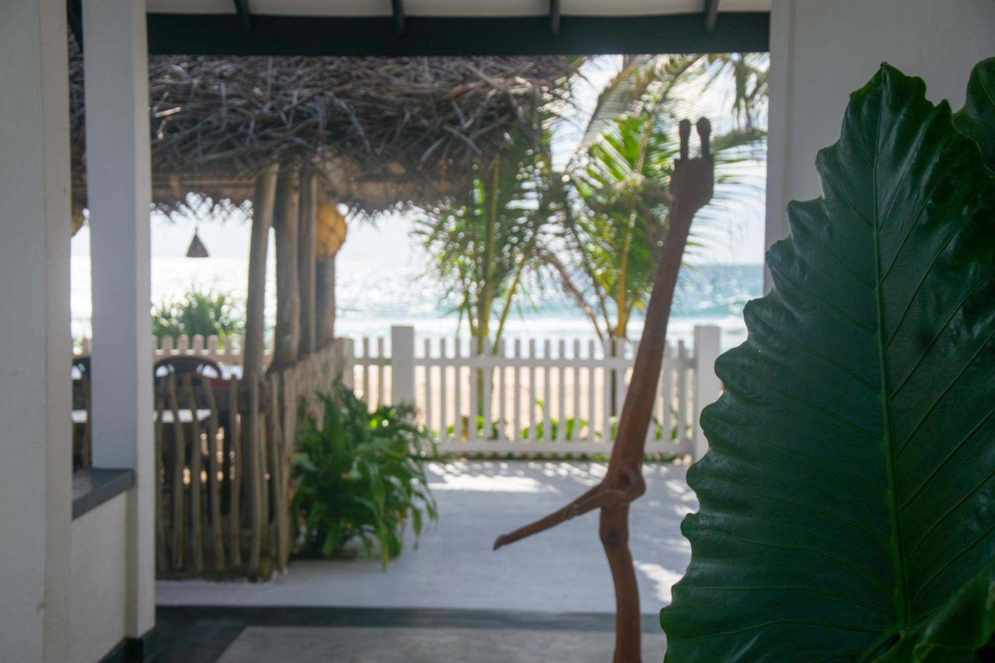 Sailors' Bay Bed & Breakfast Хикадува Екстериор снимка