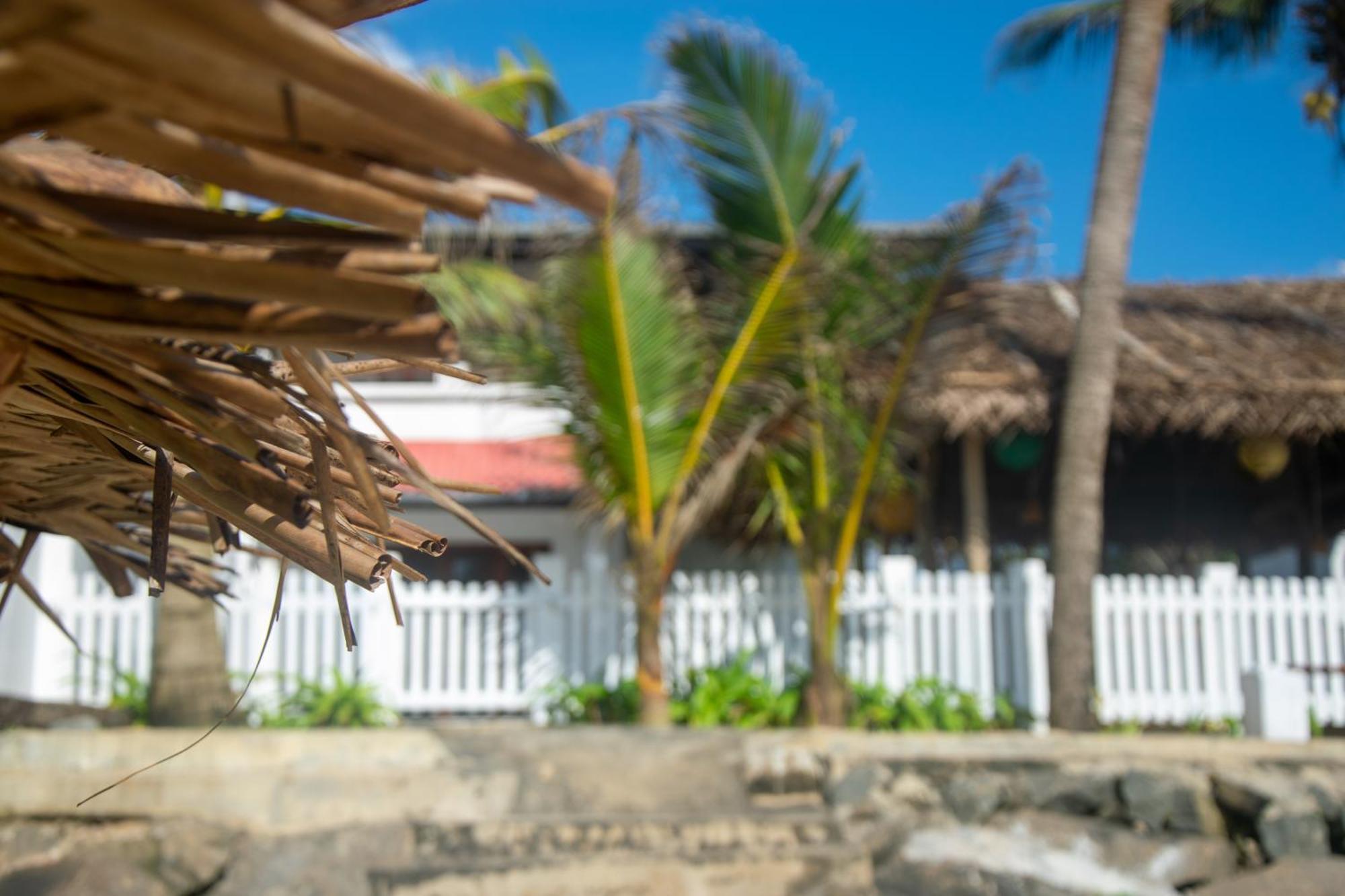 Sailors' Bay Bed & Breakfast Хикадува Екстериор снимка