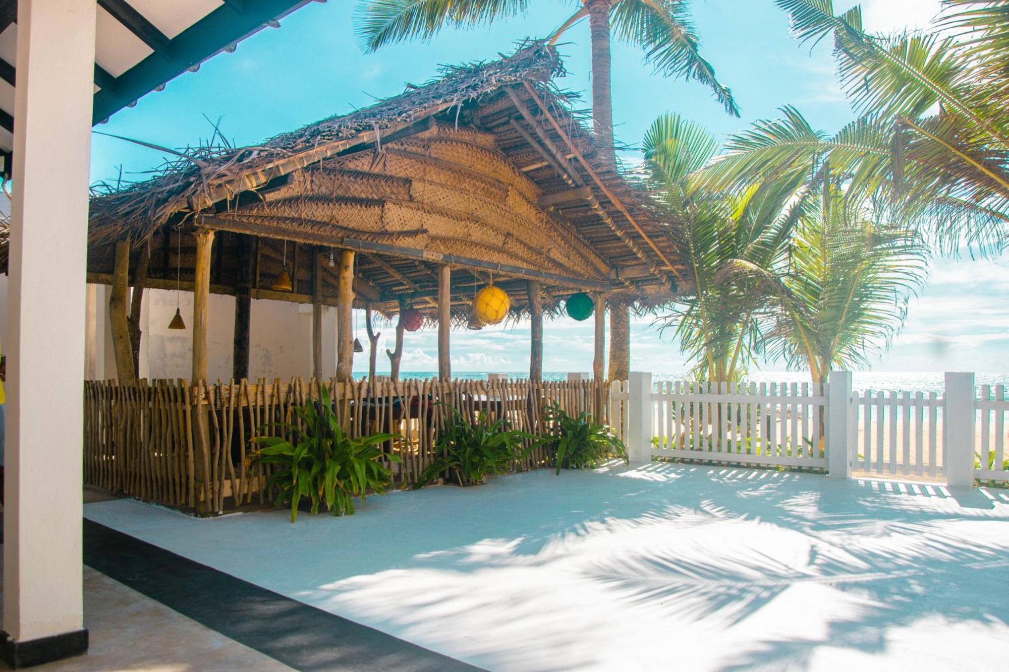Sailors' Bay Bed & Breakfast Хикадува Екстериор снимка