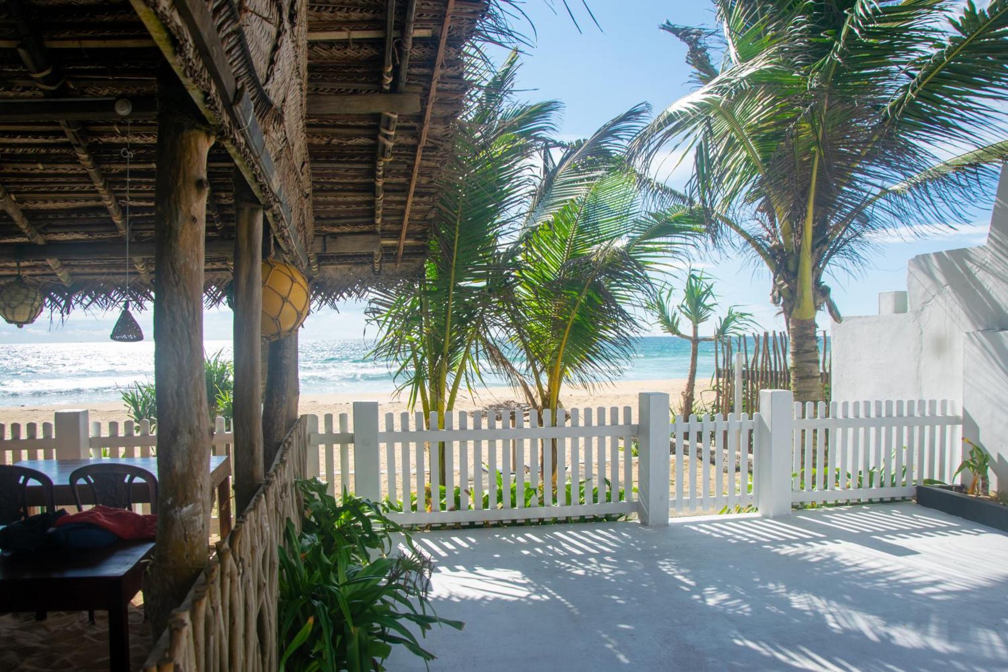 Sailors' Bay Bed & Breakfast Хикадува Екстериор снимка
