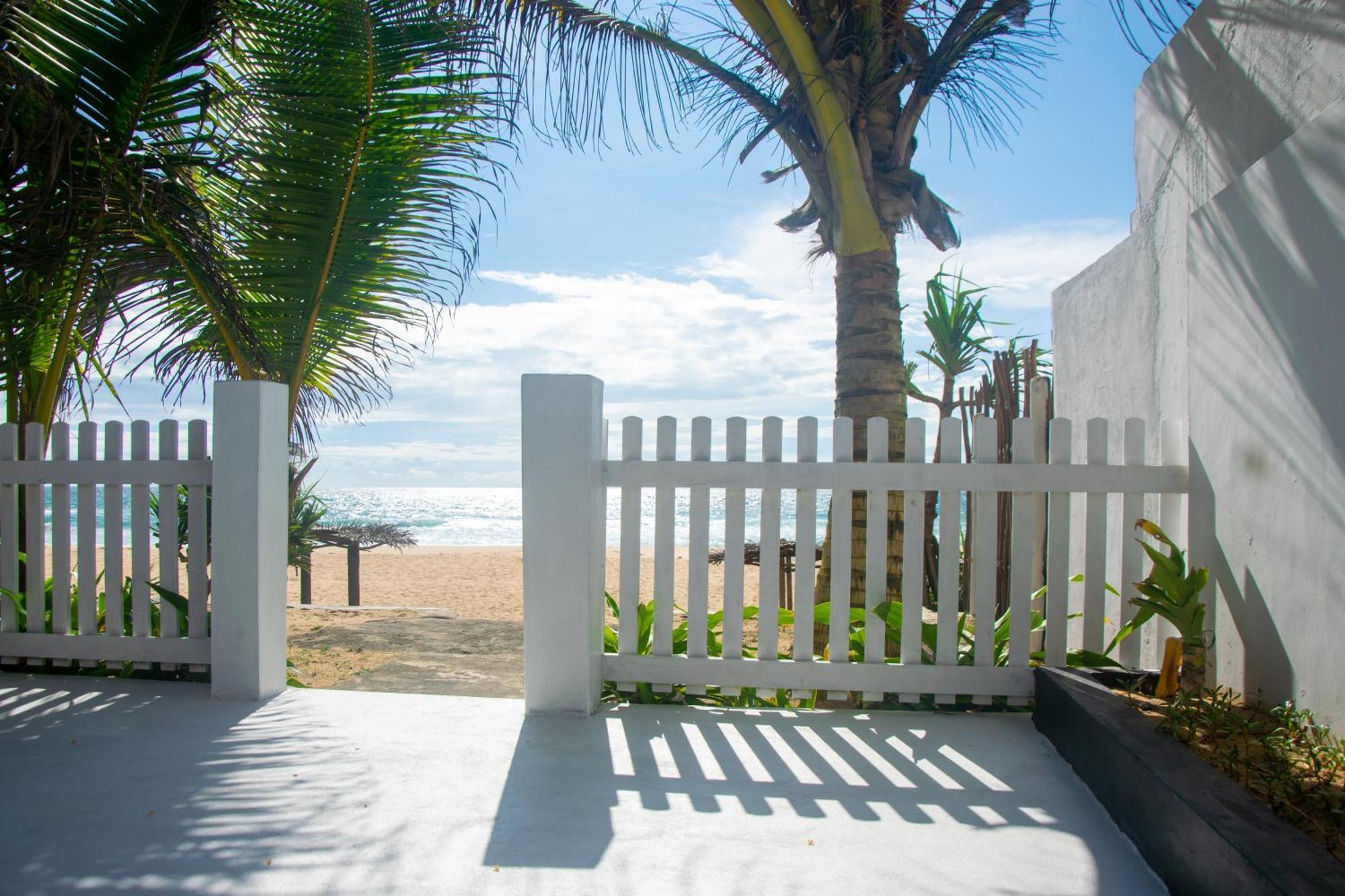 Sailors' Bay Bed & Breakfast Хикадува Екстериор снимка