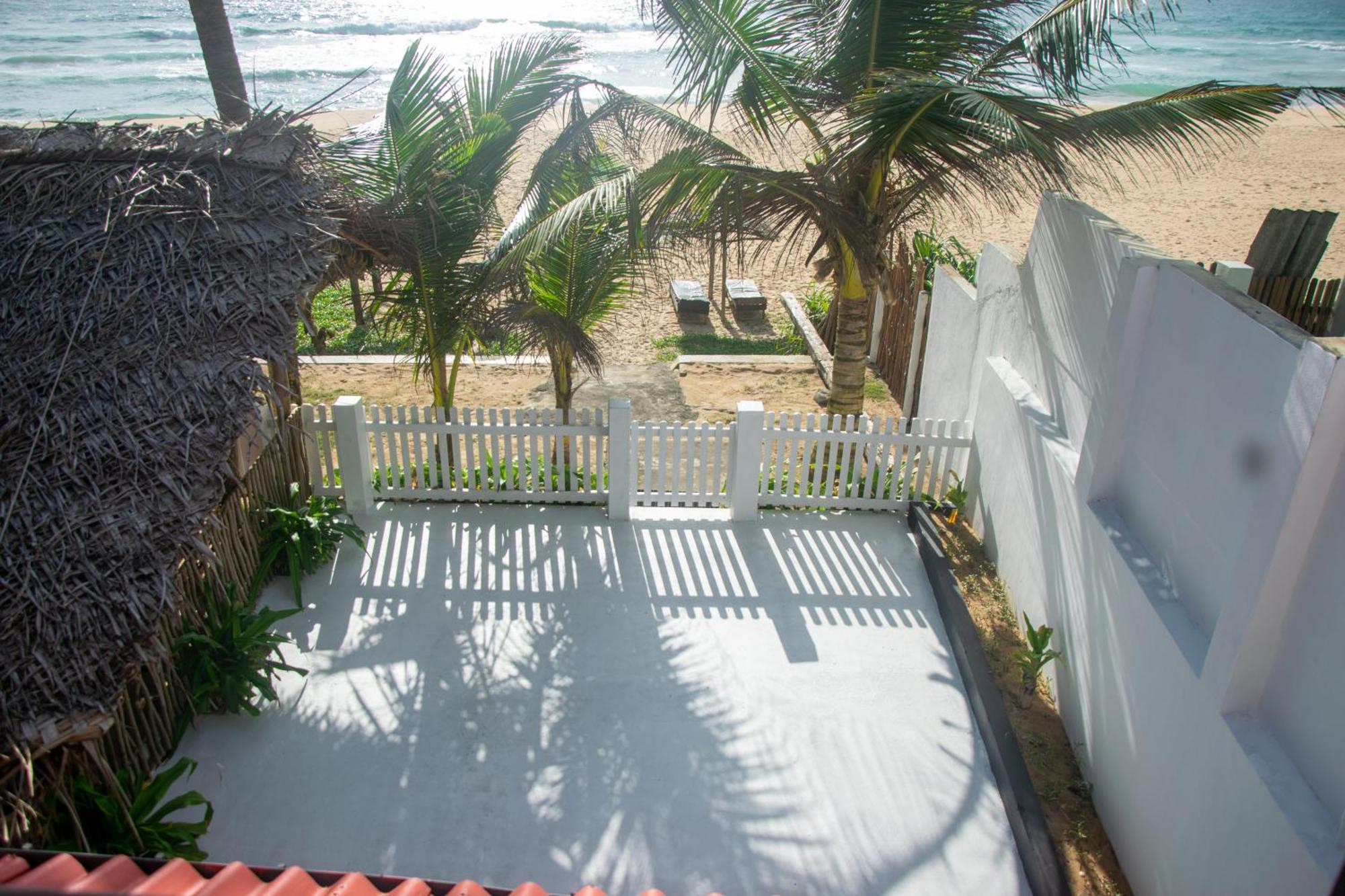 Sailors' Bay Bed & Breakfast Хикадува Екстериор снимка