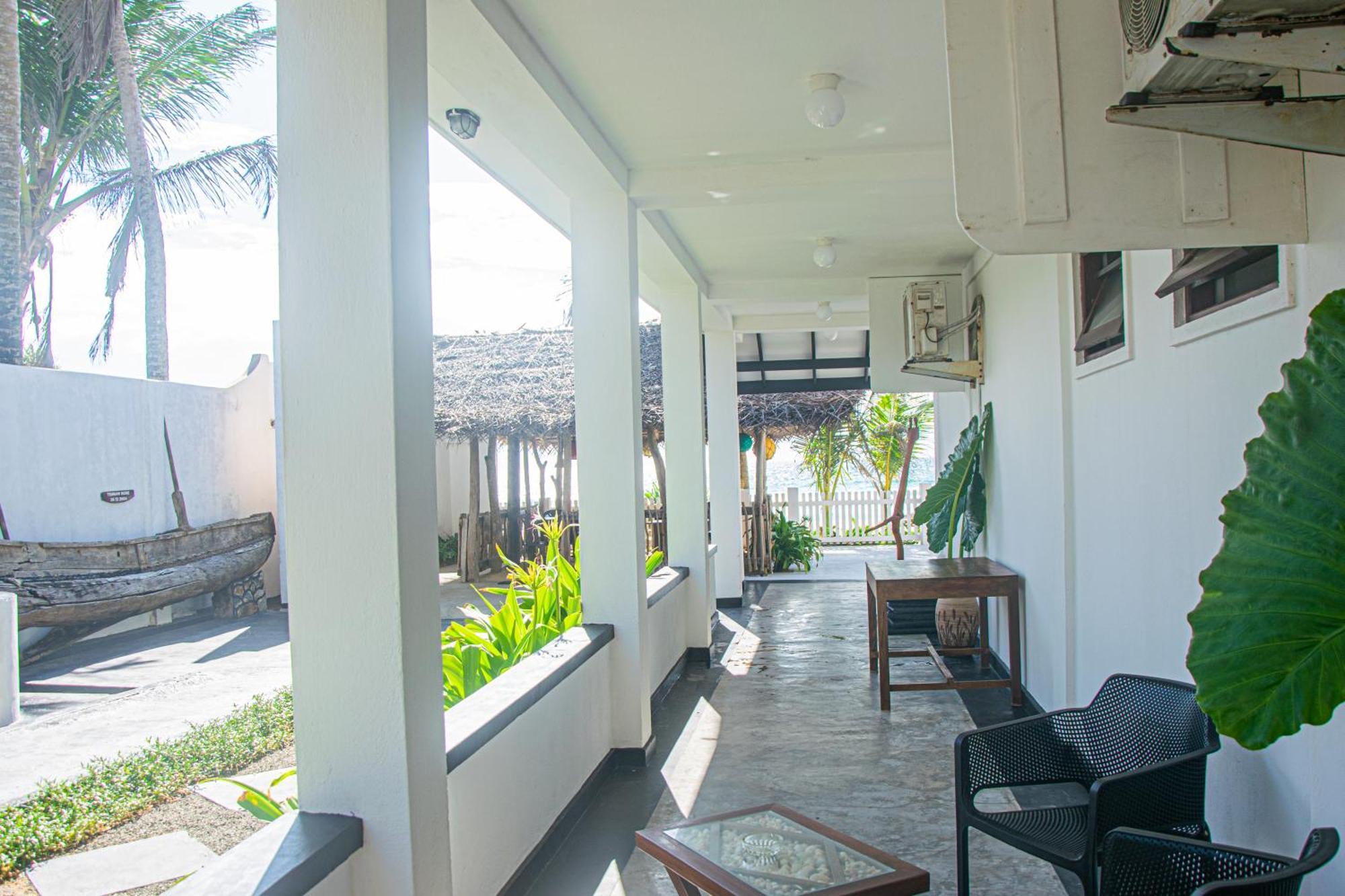 Sailors' Bay Bed & Breakfast Хикадува Екстериор снимка