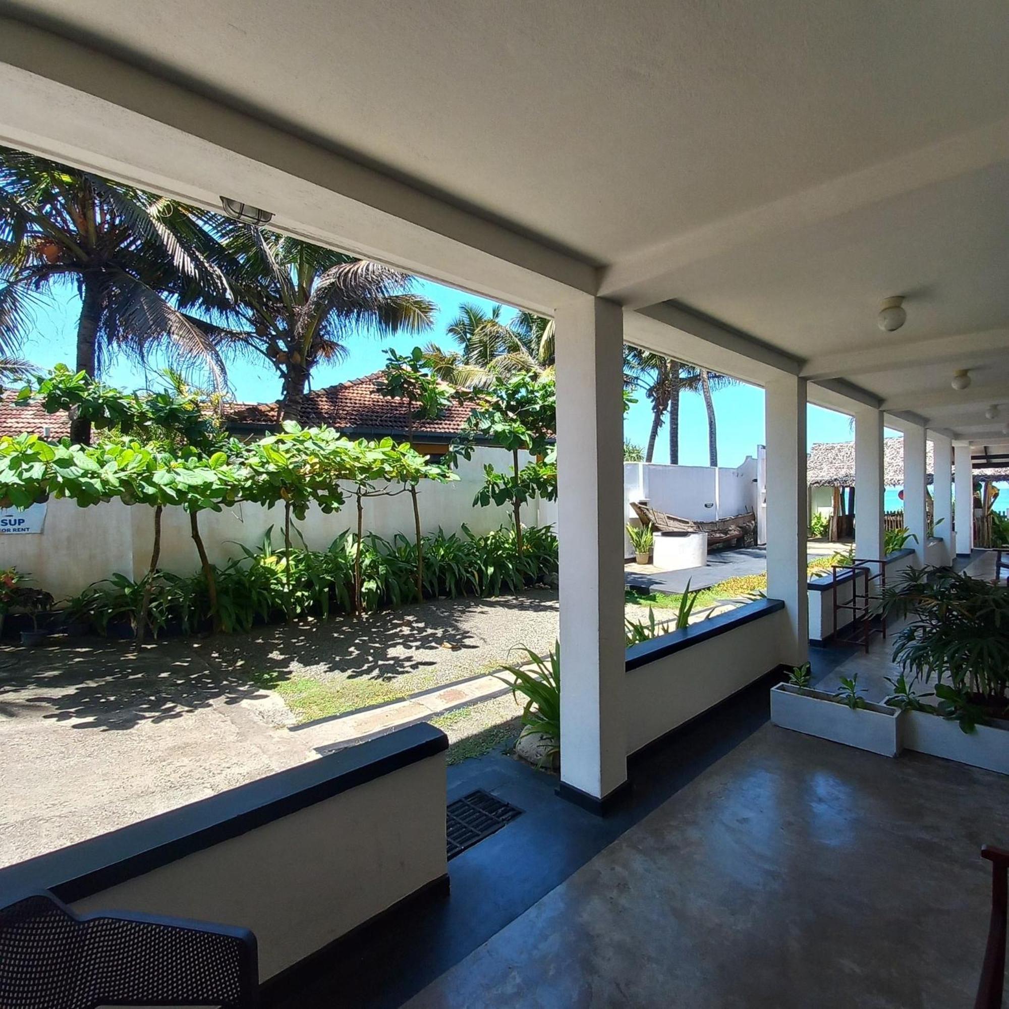 Sailors' Bay Bed & Breakfast Хикадува Екстериор снимка