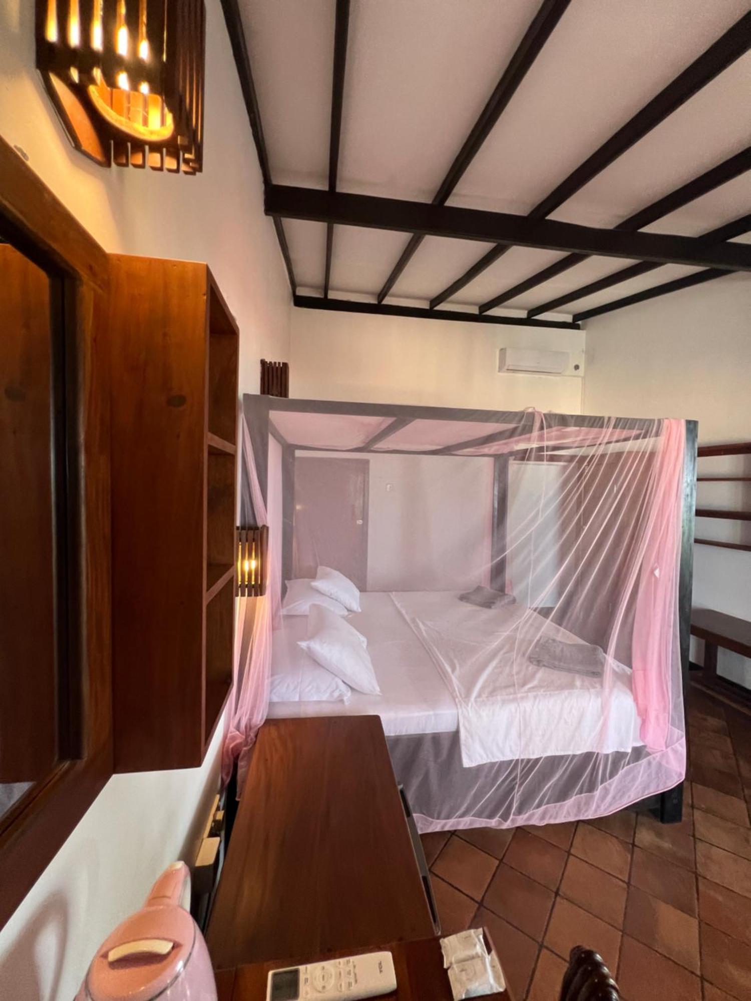 Sailors' Bay Bed & Breakfast Хикадува Екстериор снимка