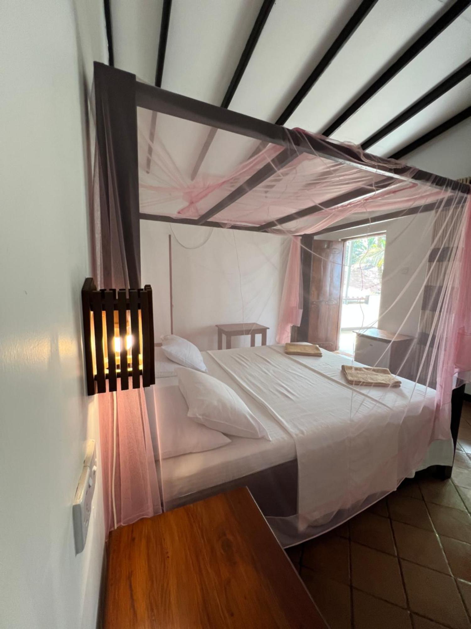 Sailors' Bay Bed & Breakfast Хикадува Екстериор снимка