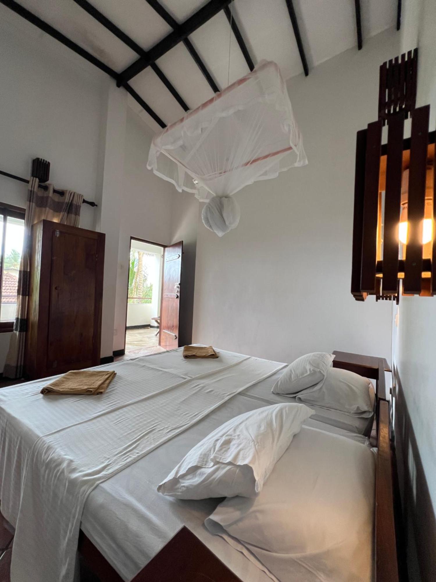 Sailors' Bay Bed & Breakfast Хикадува Екстериор снимка