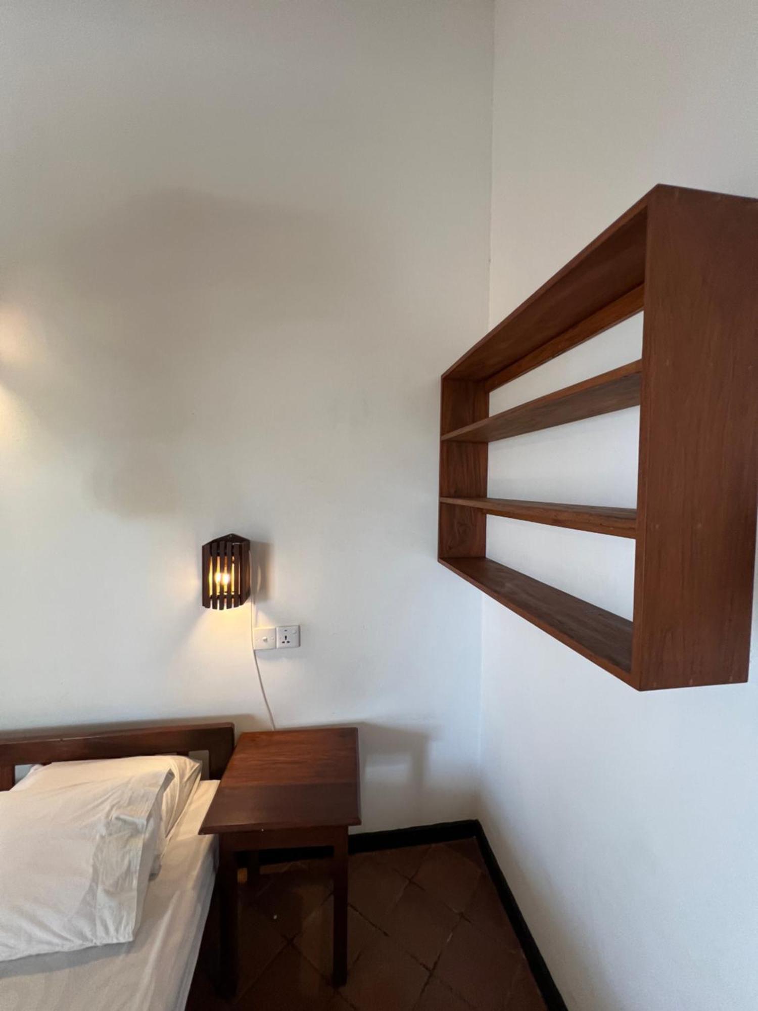Sailors' Bay Bed & Breakfast Хикадува Екстериор снимка
