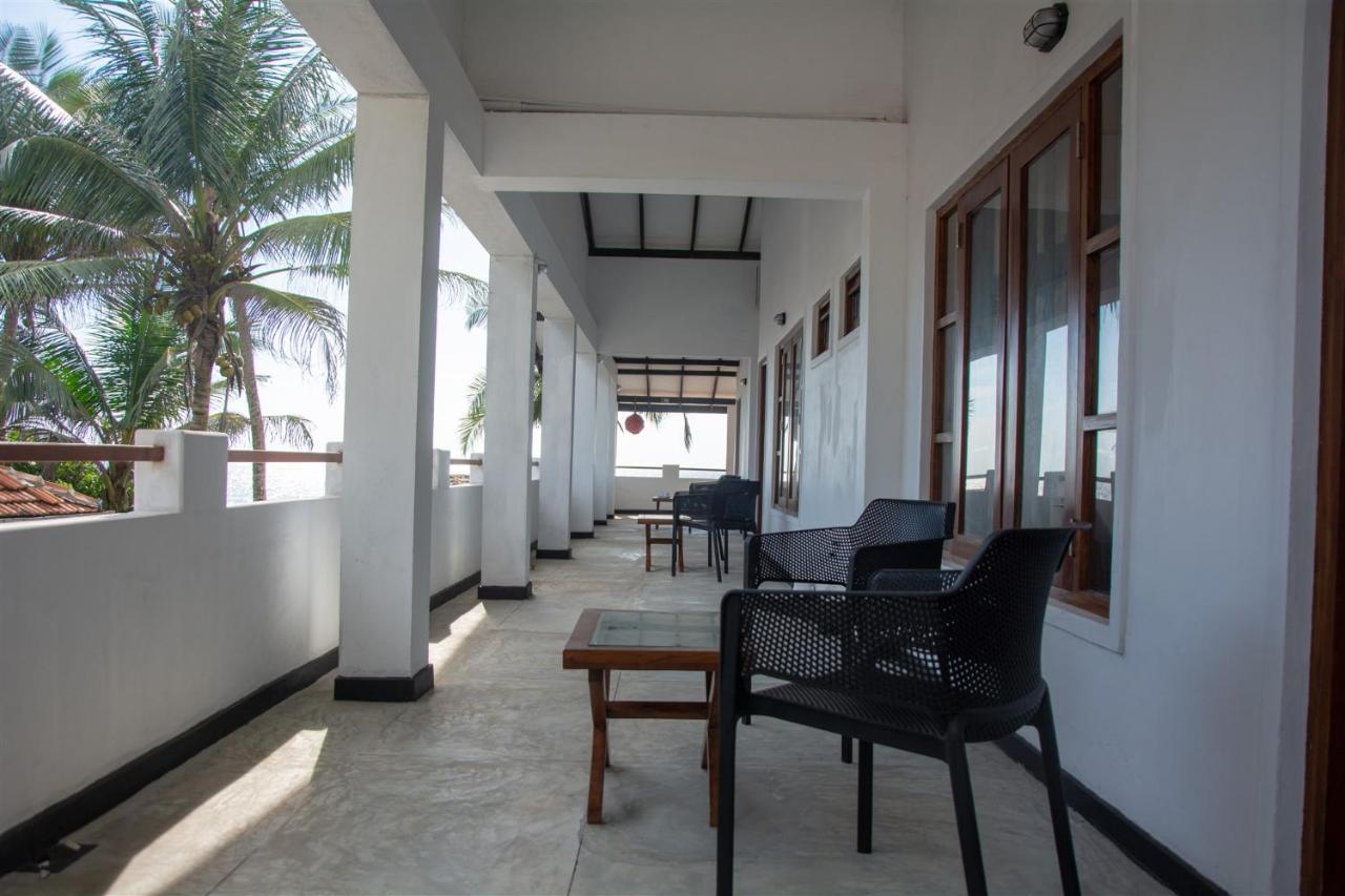 Sailors' Bay Bed & Breakfast Хикадува Екстериор снимка
