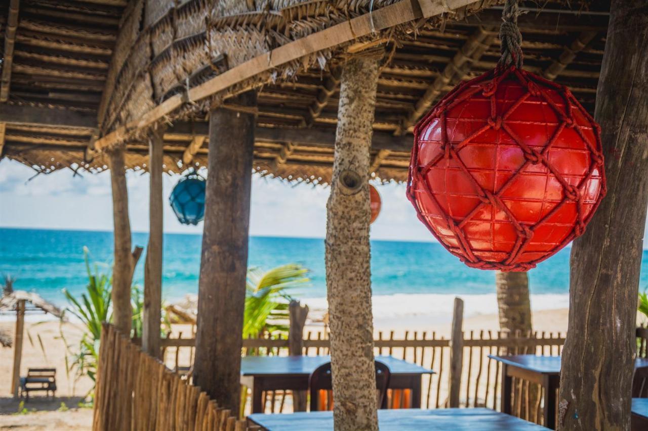 Sailors' Bay Bed & Breakfast Хикадува Екстериор снимка