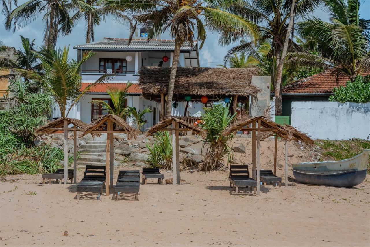 Sailors' Bay Bed & Breakfast Хикадува Екстериор снимка