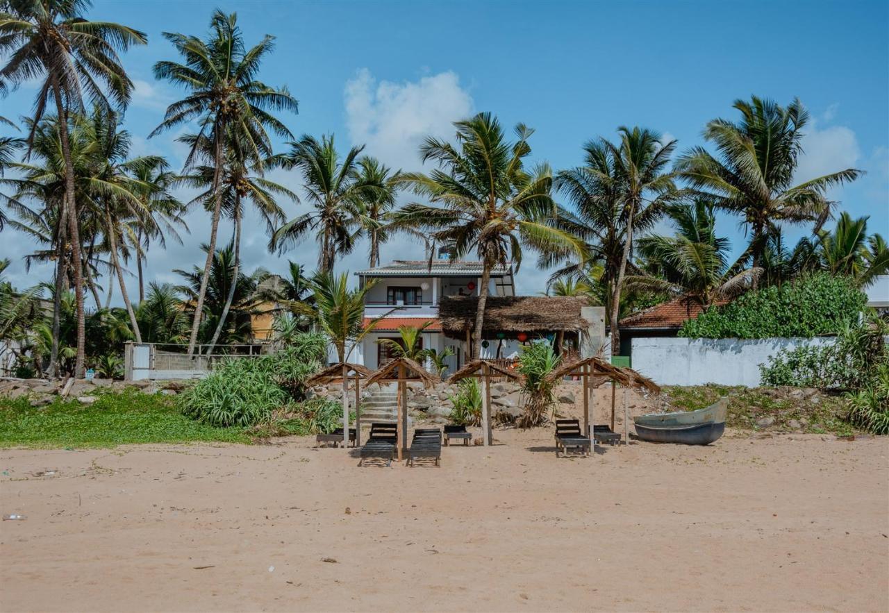 Sailors' Bay Bed & Breakfast Хикадува Екстериор снимка